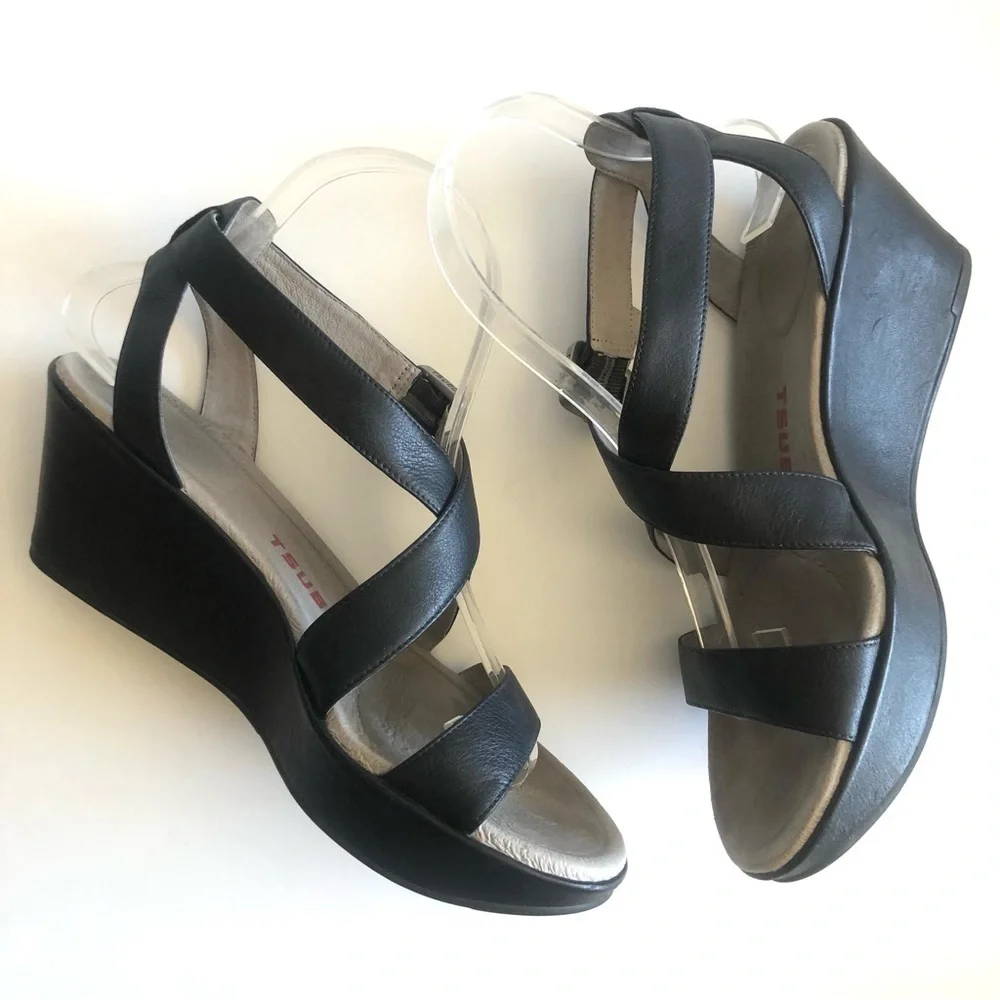 Tsubo Olivette Black Leather Wedge Sandal